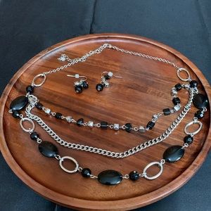 NWT Avon Onyx necklace and earring set